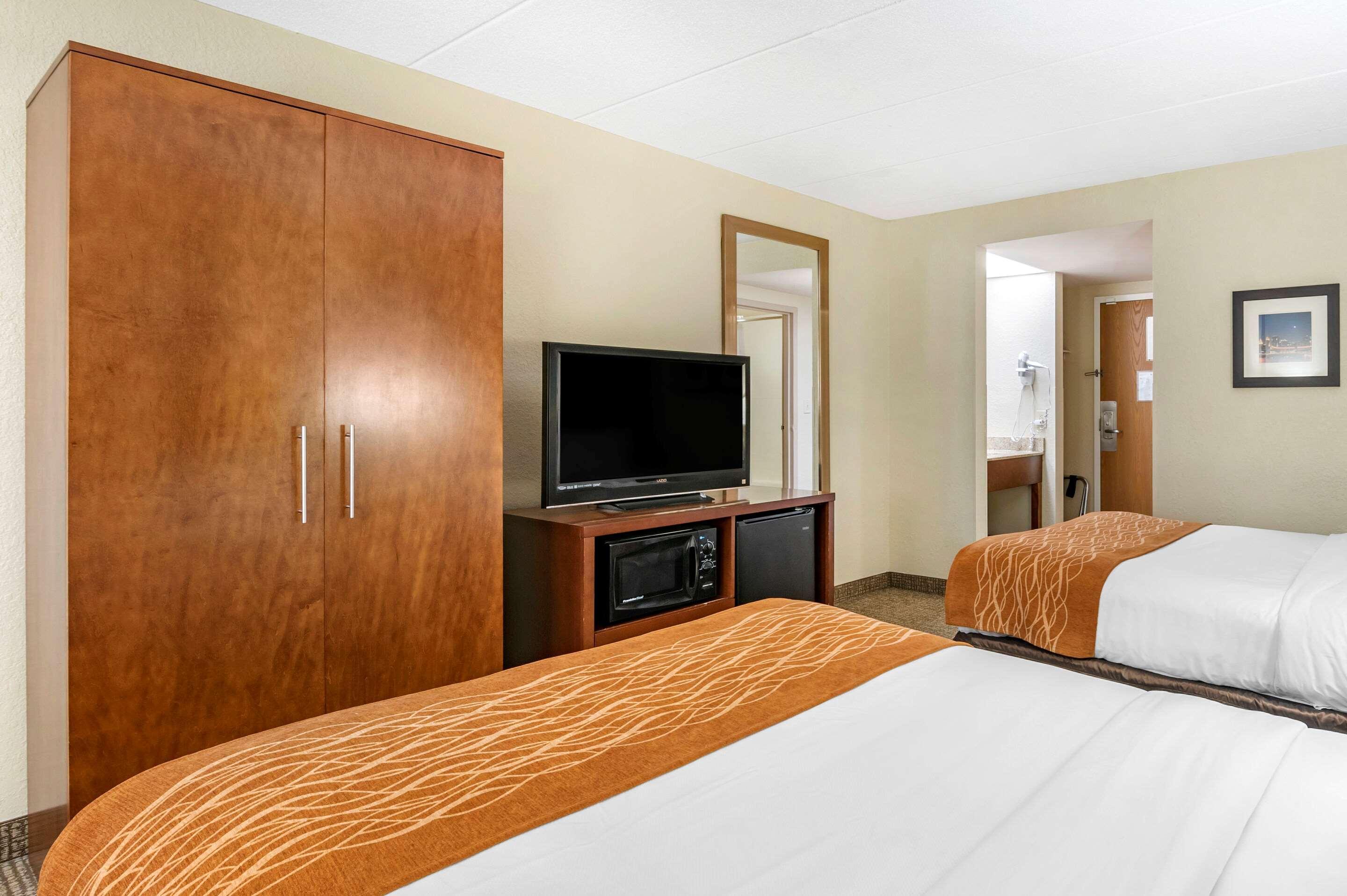 Comfort Inn Northeast Мейсън Екстериор снимка