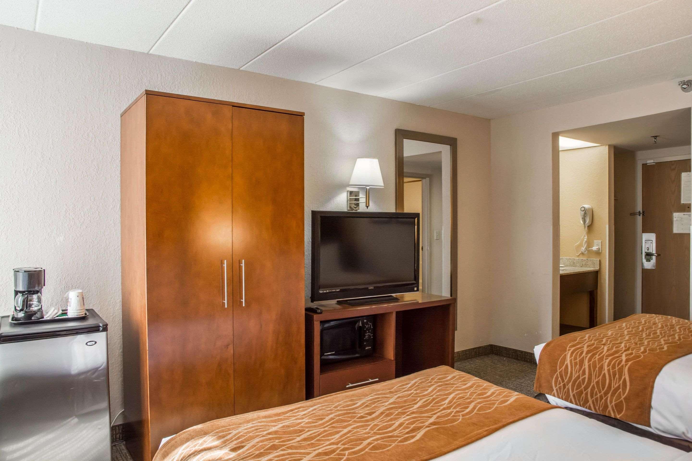 Comfort Inn Northeast Мейсън Екстериор снимка