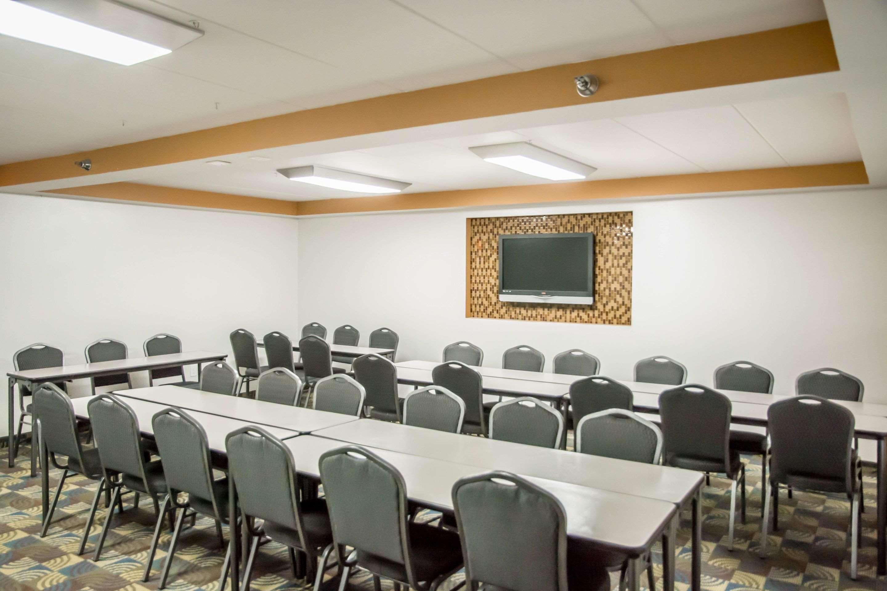 Comfort Inn Northeast Мейсън Екстериор снимка