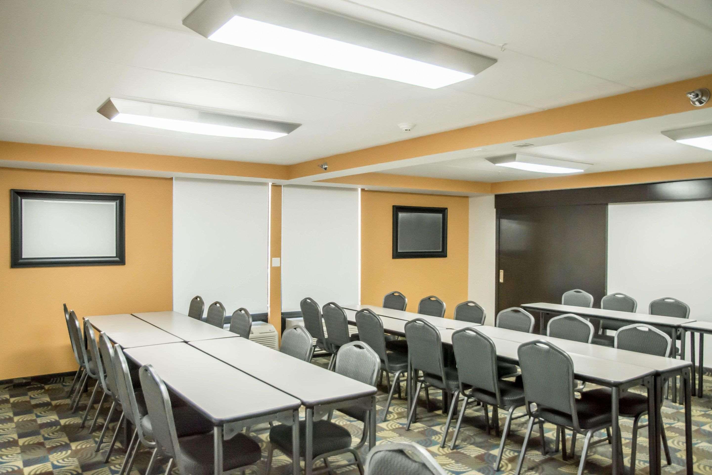 Comfort Inn Northeast Мейсън Екстериор снимка