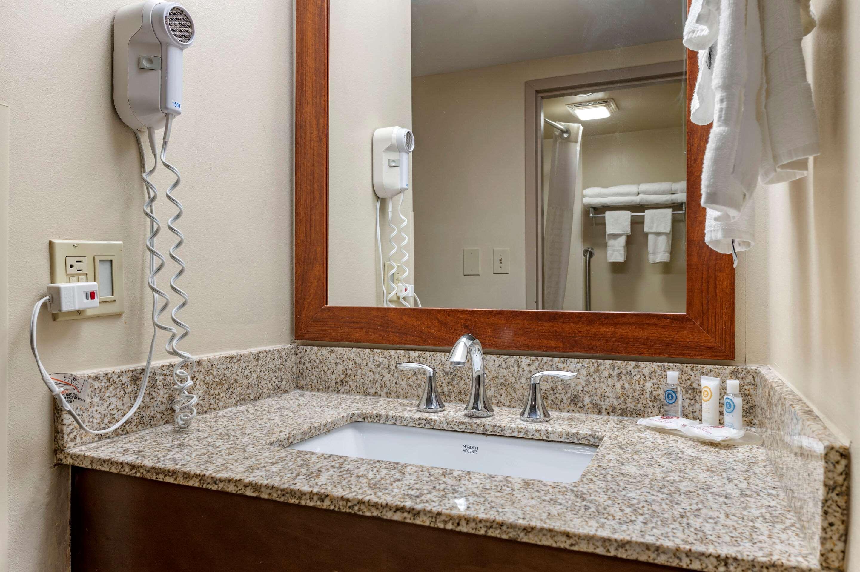 Comfort Inn Northeast Мейсън Екстериор снимка