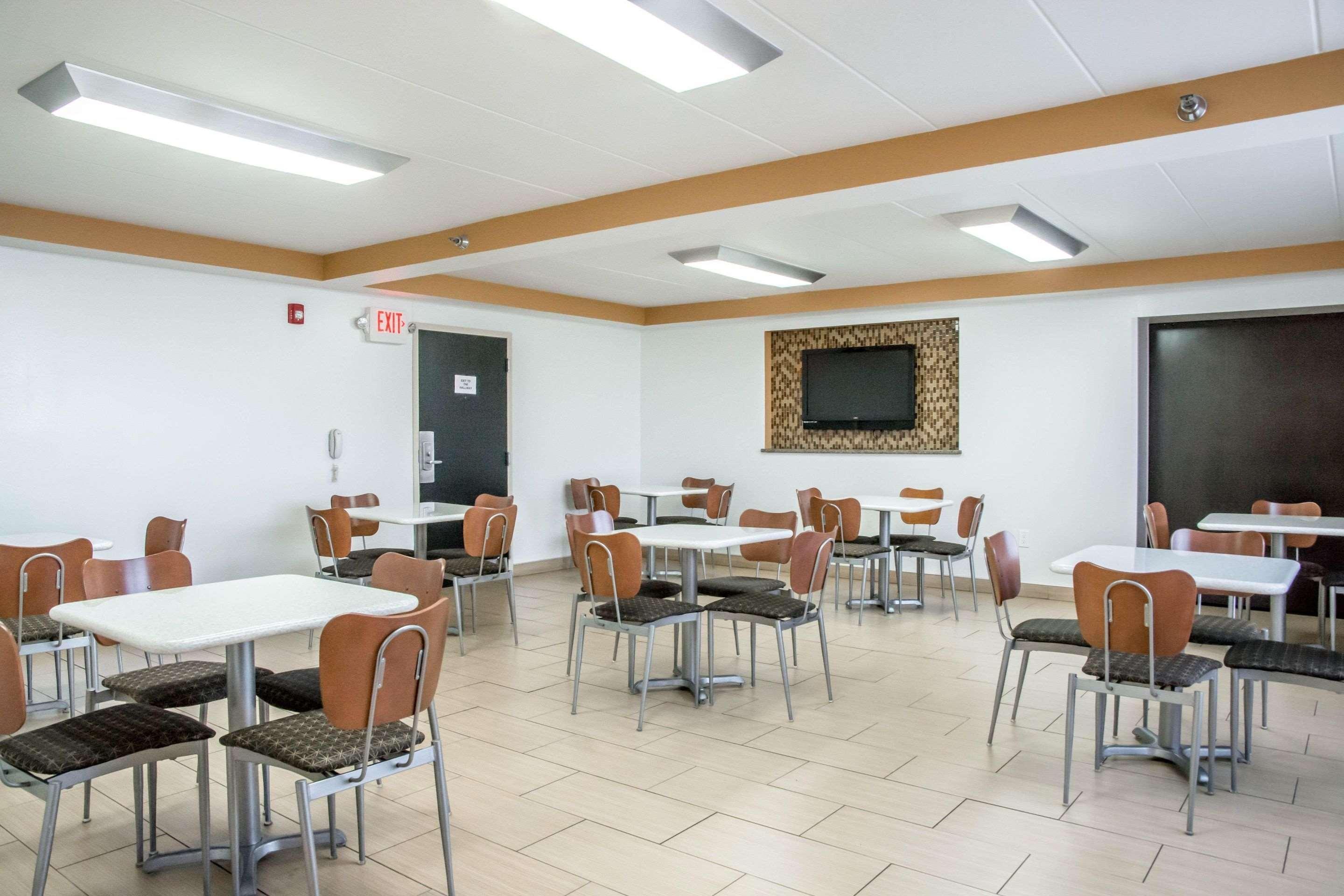 Comfort Inn Northeast Мейсън Екстериор снимка
