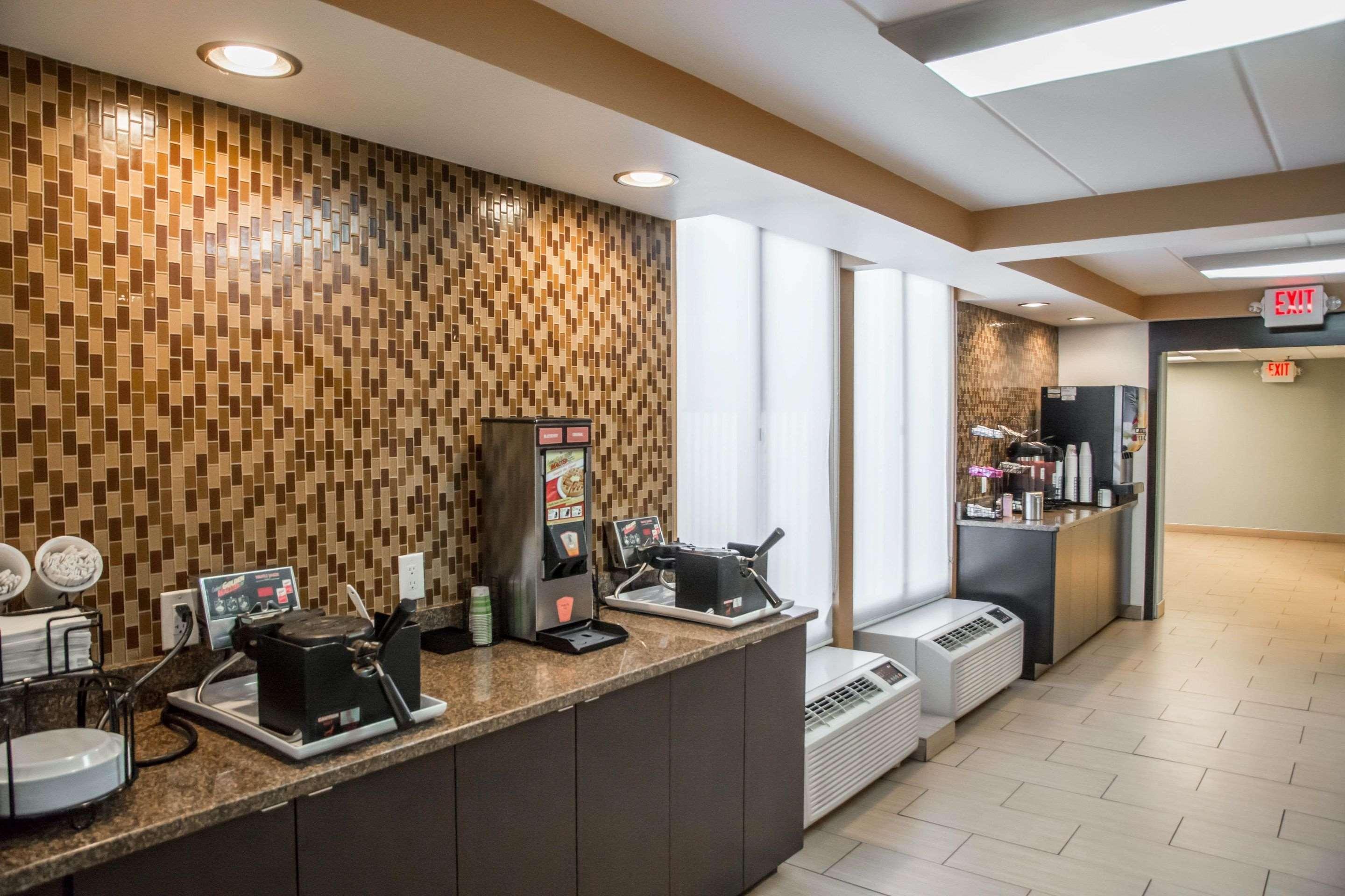 Comfort Inn Northeast Мейсън Екстериор снимка
