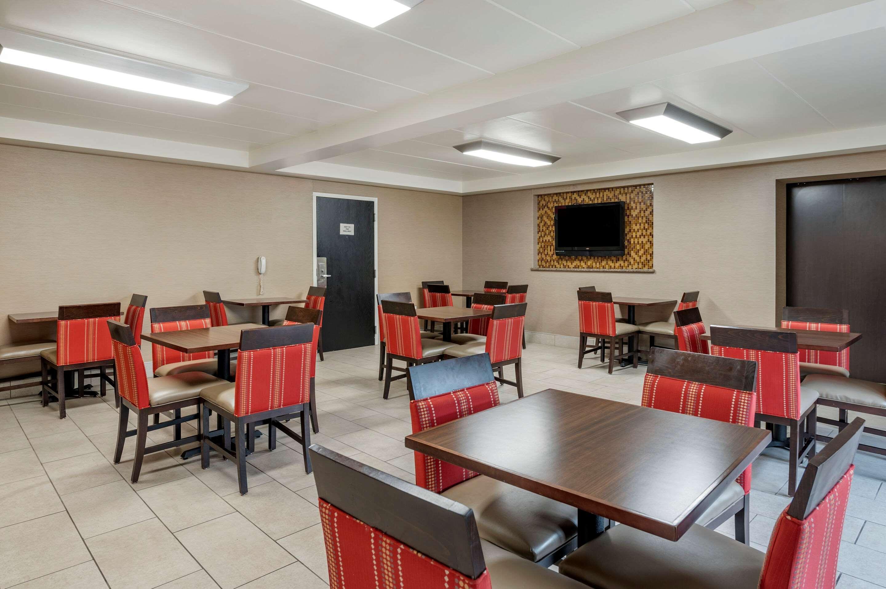 Comfort Inn Northeast Мейсън Екстериор снимка