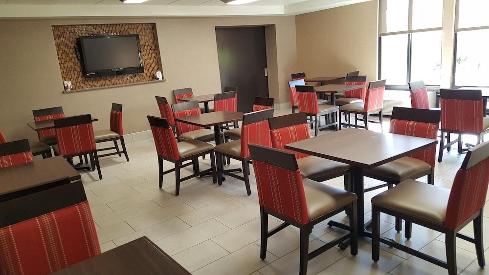 Comfort Inn Northeast Мейсън Екстериор снимка